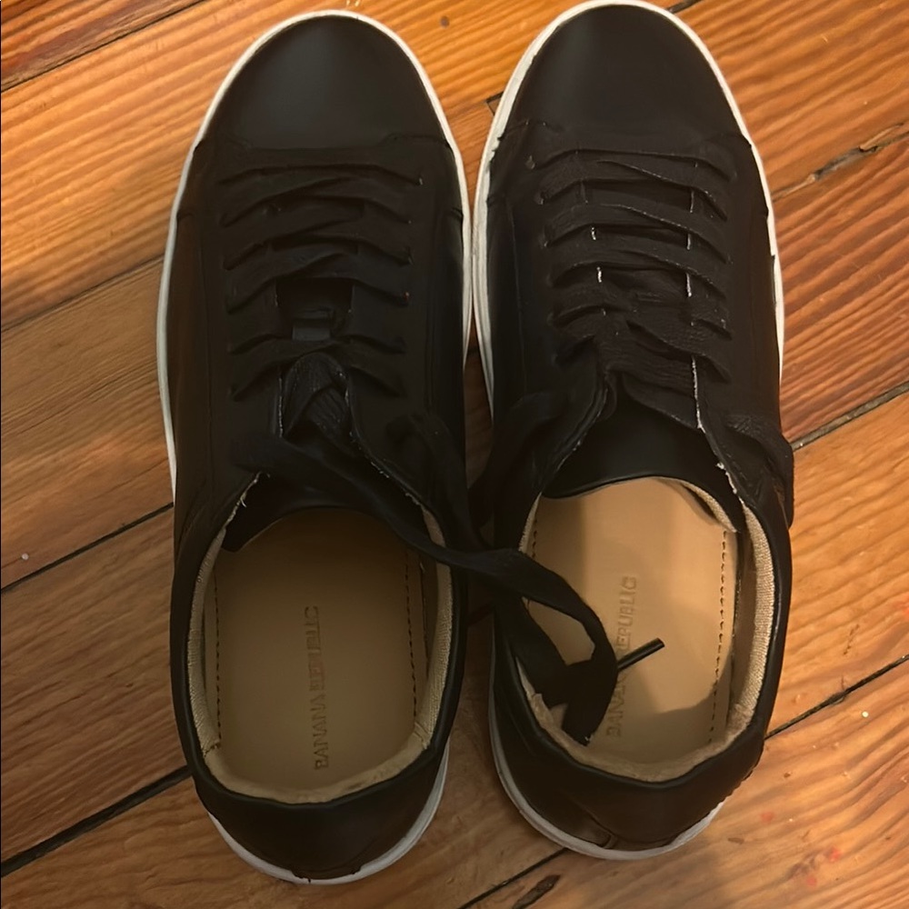 NWT Banana Republic Black Sneakers Minimalist Design size 8
